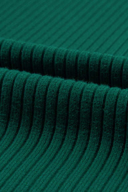 Schwarzgrüne aufgesetzte taschen aus rippenstrick mit kurzen ärmeln pulloverkleid