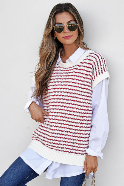 Rot gestreifte, gerippte weste mit lockerer passform und gestricktem pullover