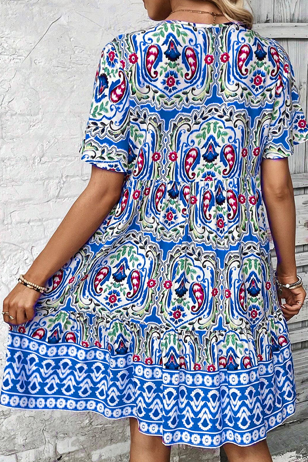 Himmelblau bohemian print krawattenausschnitt rüschensaum kurzes kleid
