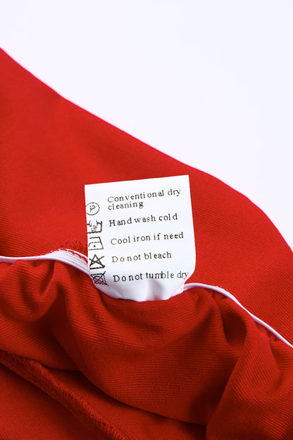 Feurig rotes langärmeliges wickelkleid mit gerüschtem v-ausschnitt und bodycon-kleid