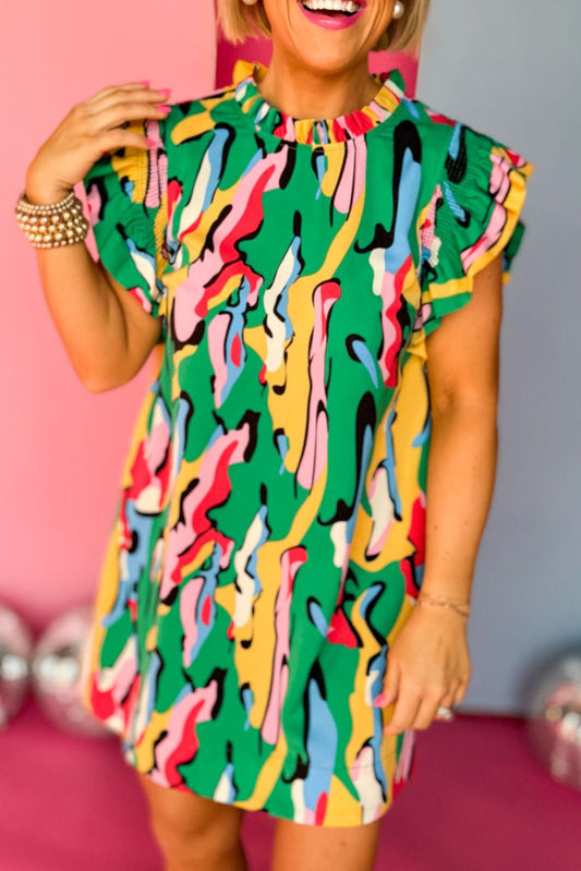Grünes Minikleid mit Rüschenausschnitt und abstraktem Druck