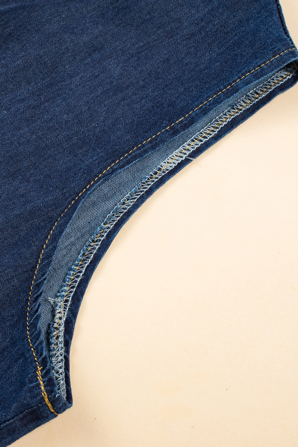 Ärmelloses, gestuftes Maxikleid aus Chambray in echtem Petrol