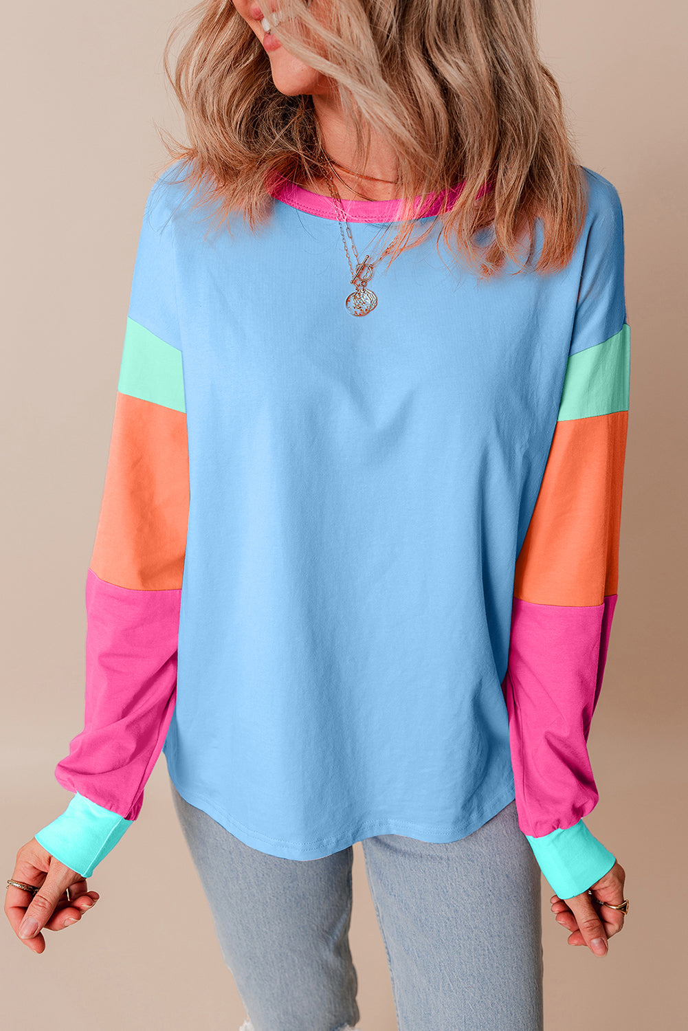 Dunkelblaues colorblock patchwork-langarm-top mit lockeren ärmeln