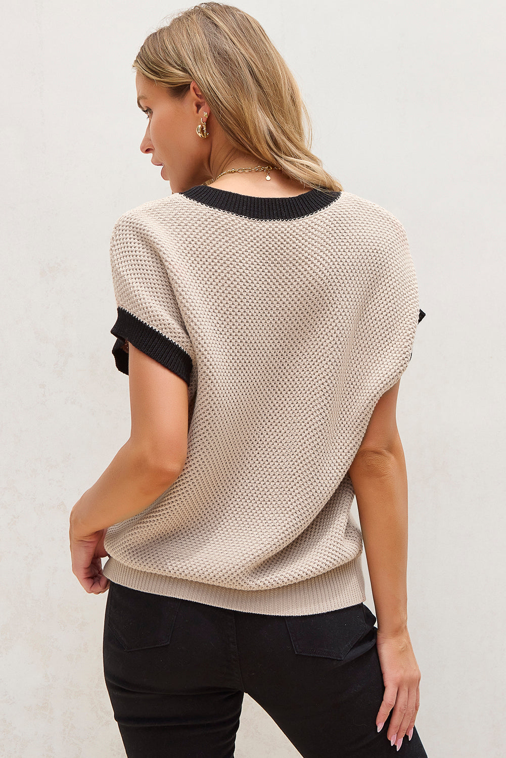 Helles french beige kontrastbesatz rundhalsausschnitt pullover top mit fledermausärmeln
