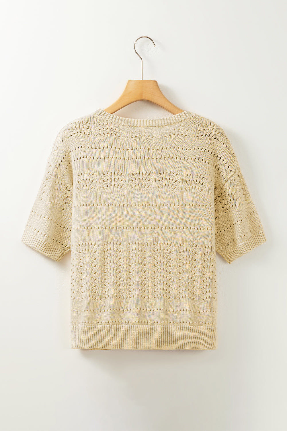 Beige gestrickter kurzarm-kropfpullover