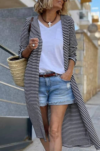 Gestreifte lange strickjacke mit offener vorderseite