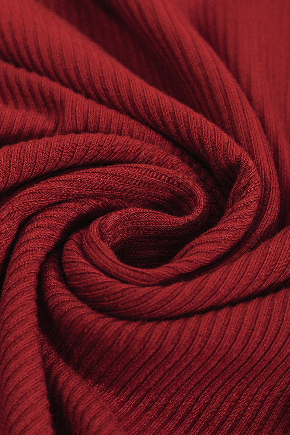 Rennsport rotes geripptes strickkleid mit langen ärmeln und hohem ausschnitt mini-kleid