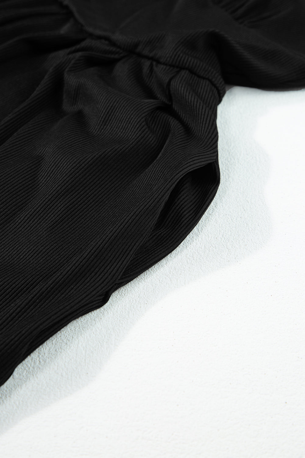 Schwarzes weites bein mit hoher taille sexy v-ausschnitt cami jumpsuit
