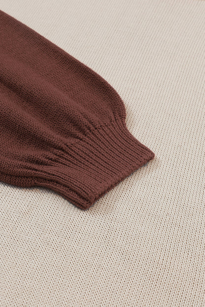 Kaffee colorblock pullover mit gerippten ärmeln und zierleisten