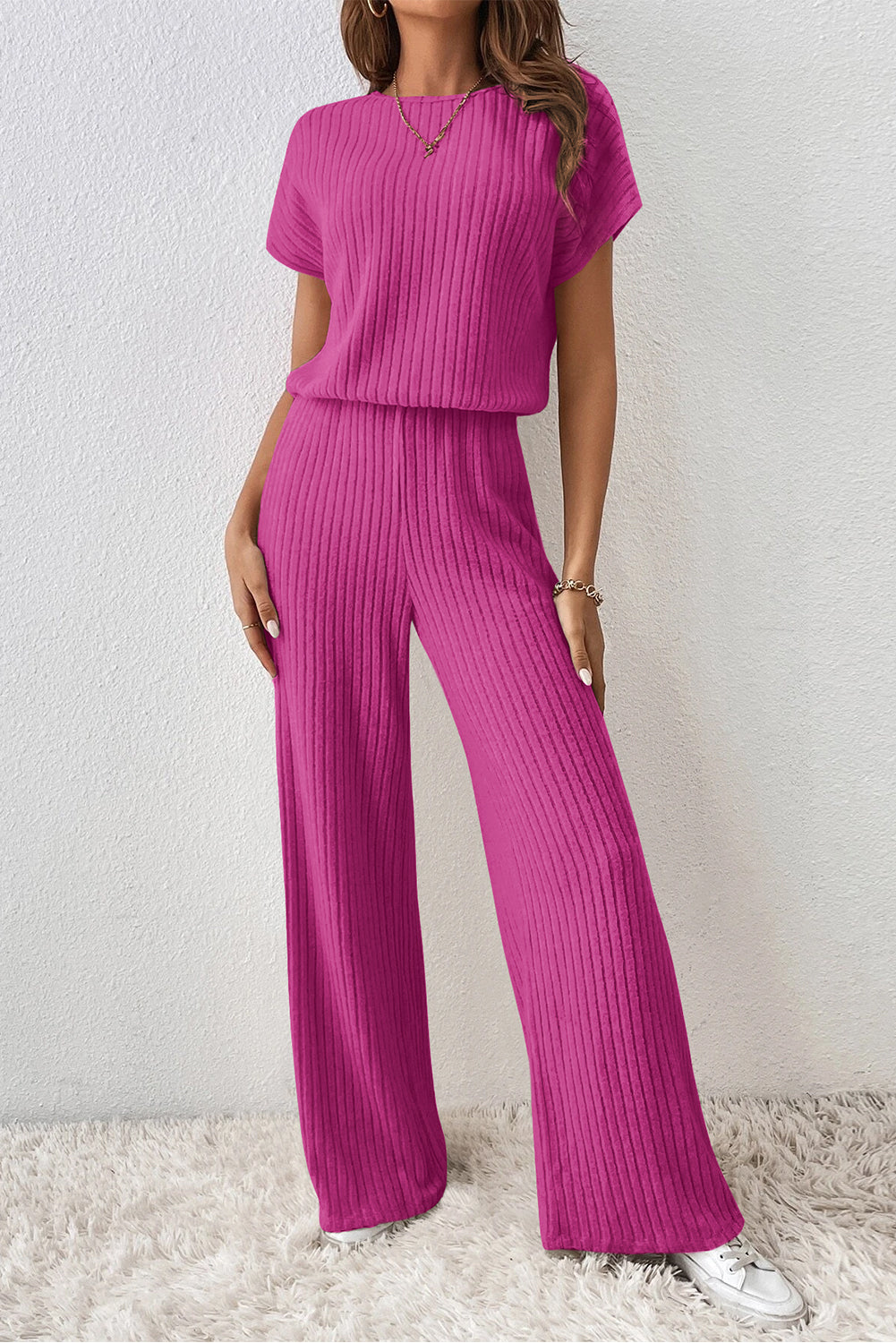 Rose rot volltonfarbe gerippt kurzarm weites bein jumpsuit
