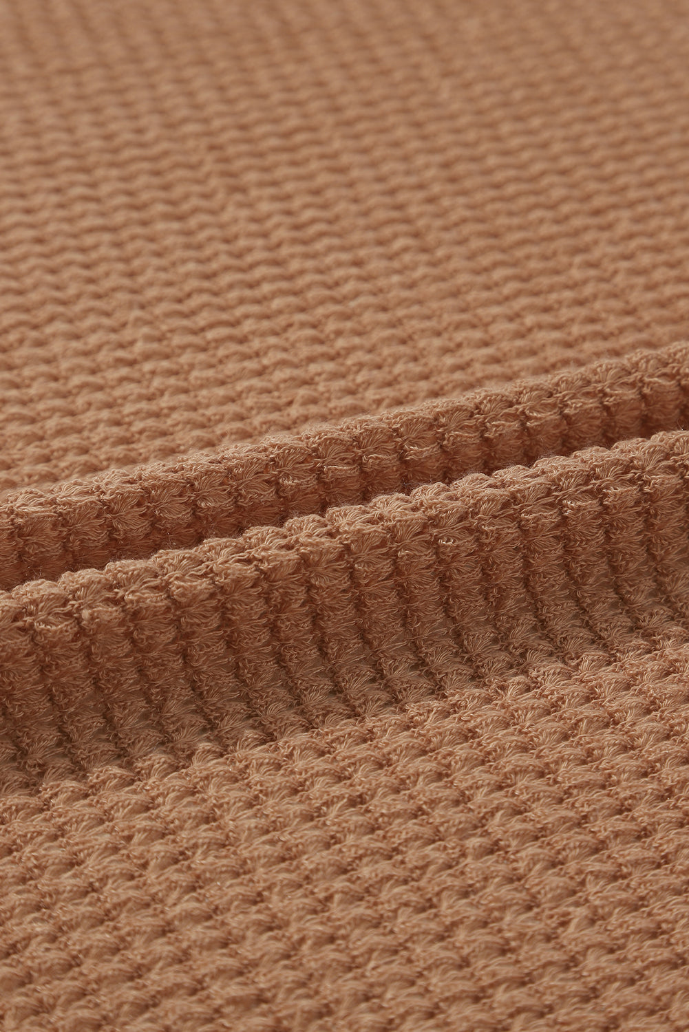 Kastanienbrauner langer waffelstrick-cardigan mit taschen