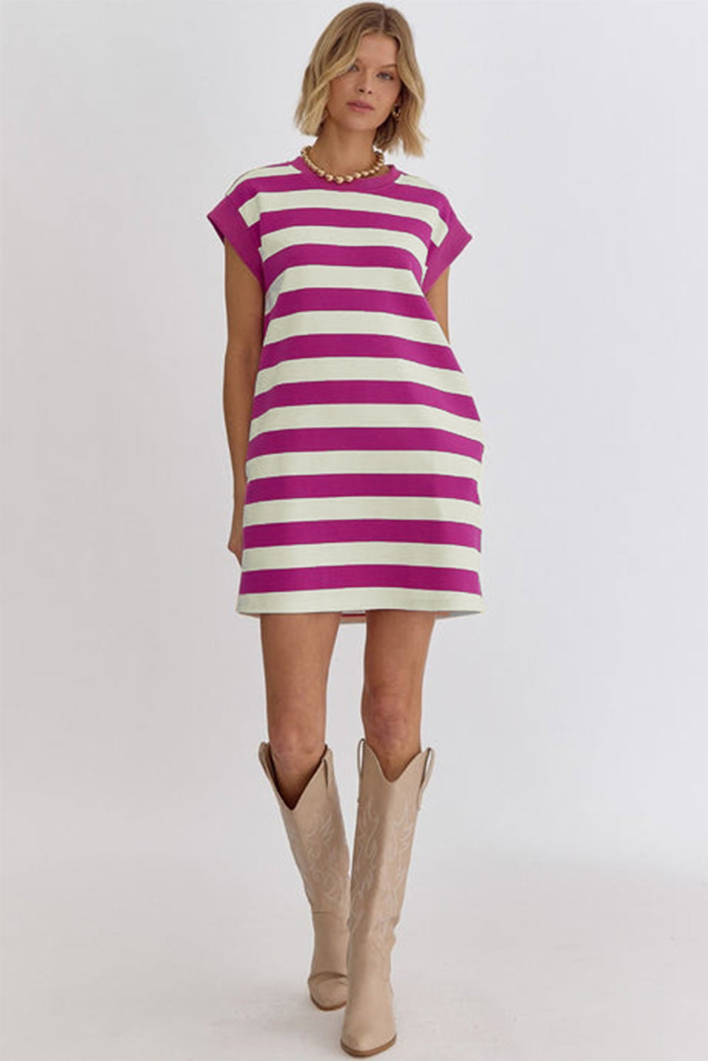 Rosa gestreiftes Shift-T-Shirt-Kleid mit Ärmel und Taschen