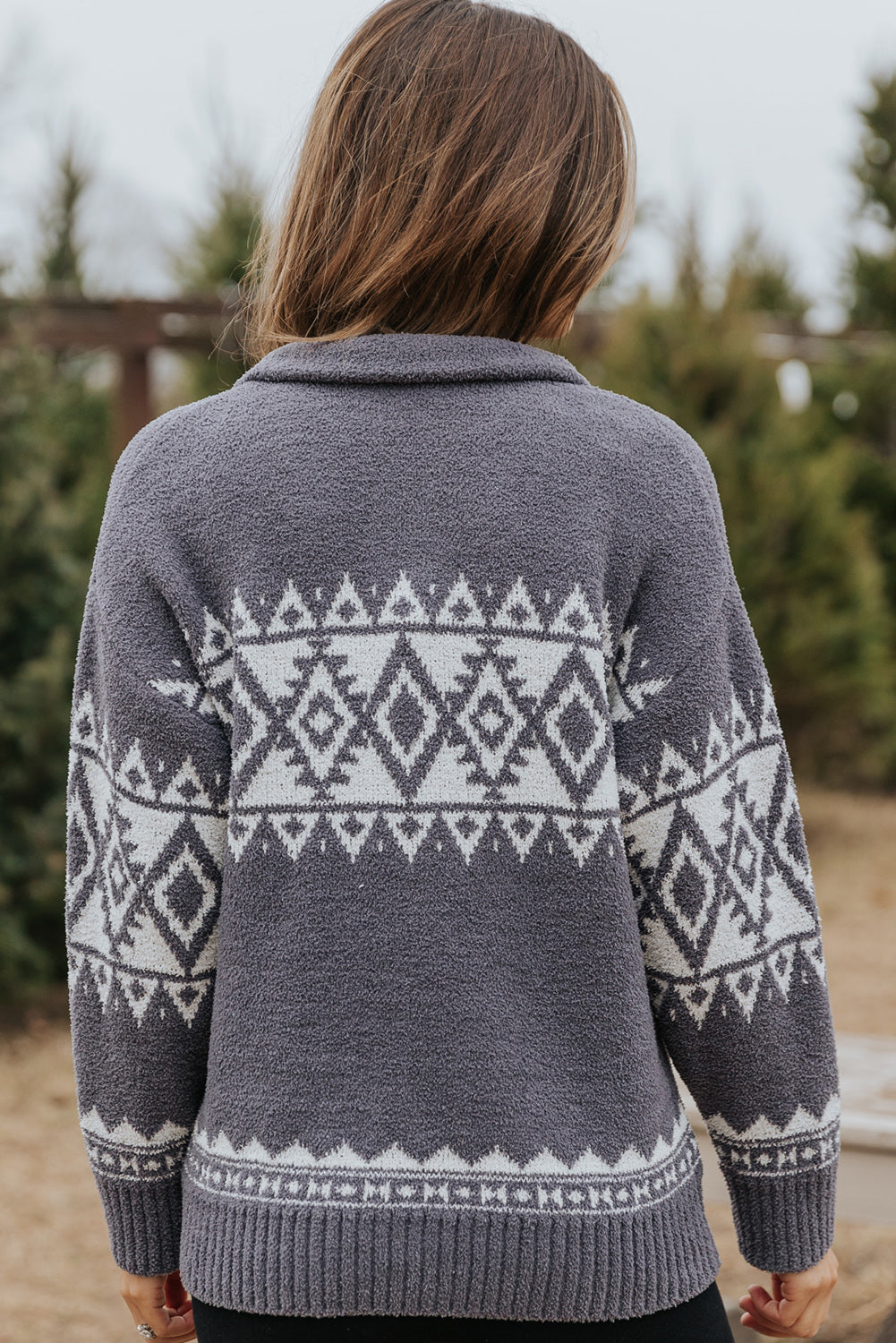 Grauer western pullover mit geometrischem aufdruck und viertelreißverschluss