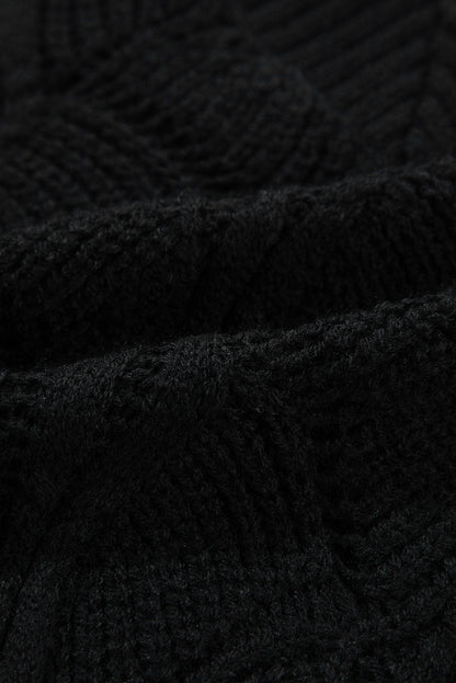 Schwarzer strickpullover mit v-ausschnitt und hohlen schultern