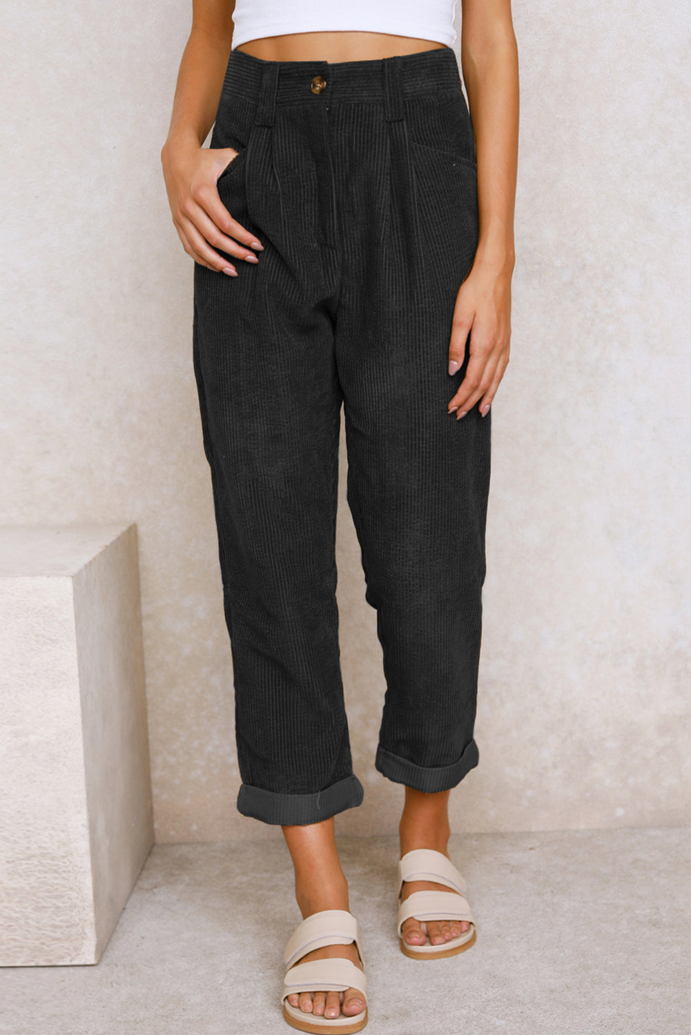 Schwarze cordhose mit hoher taille und geradem bein