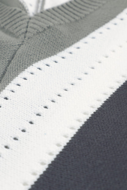 Grauer gestreifter colorblock v-ausschnitt strickpullover