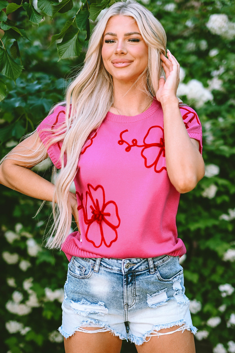 Leuchtend rosa blumenstickerei kurzarm-strickoberteil