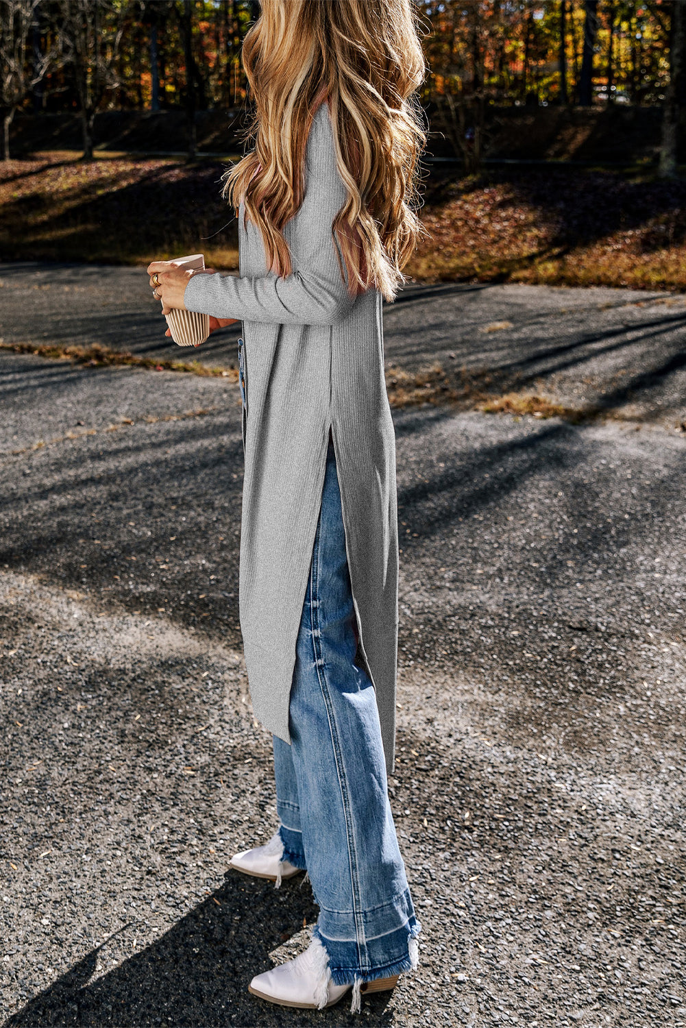 Grauer gerippter, geteilter duster cardigan mit knopfleiste
