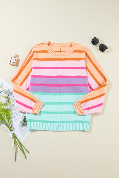 Mehrfarbig gestreifter pullover mit gerippten kanten und farbverlauf