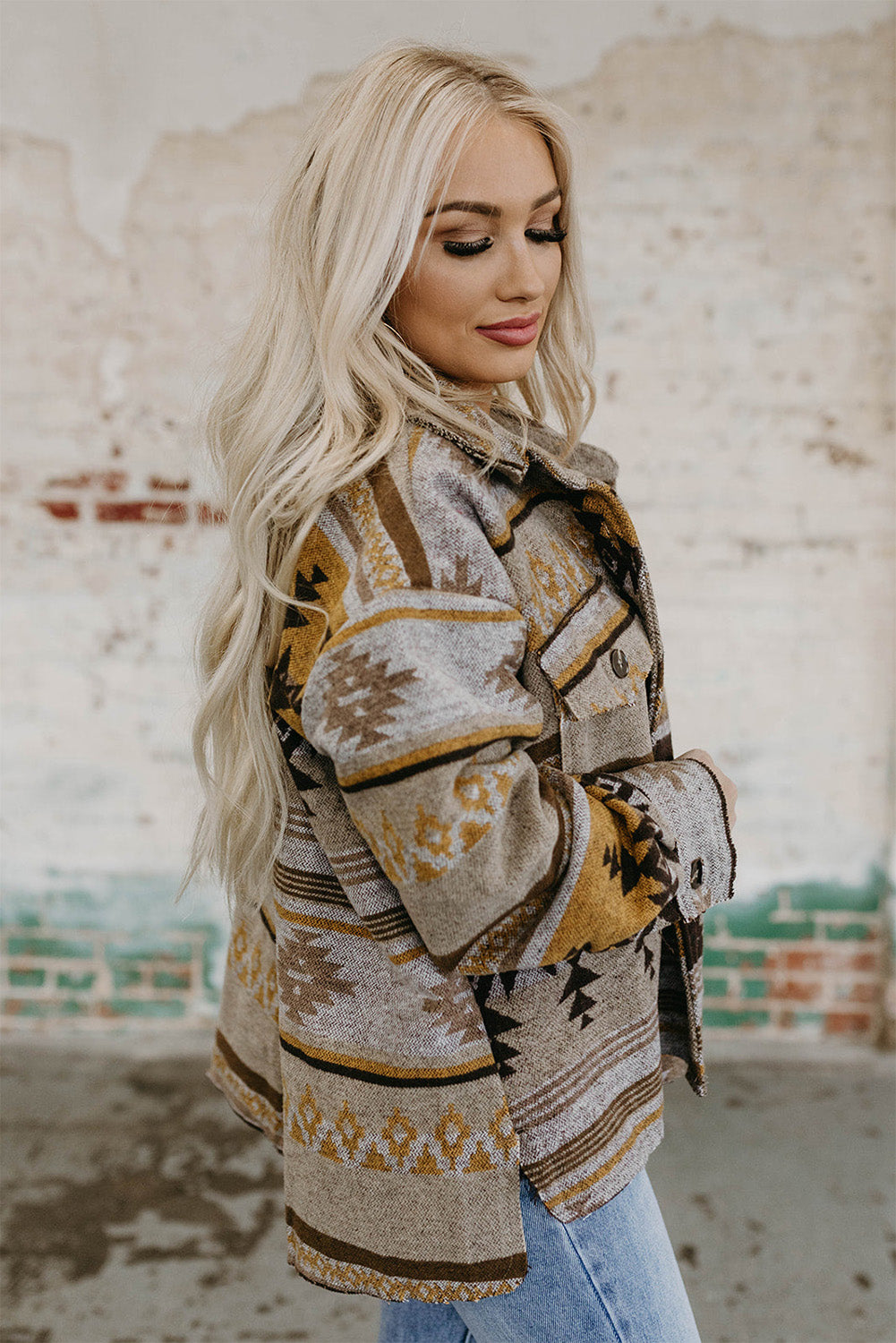 Braune westernjacke mit aztekendruck
