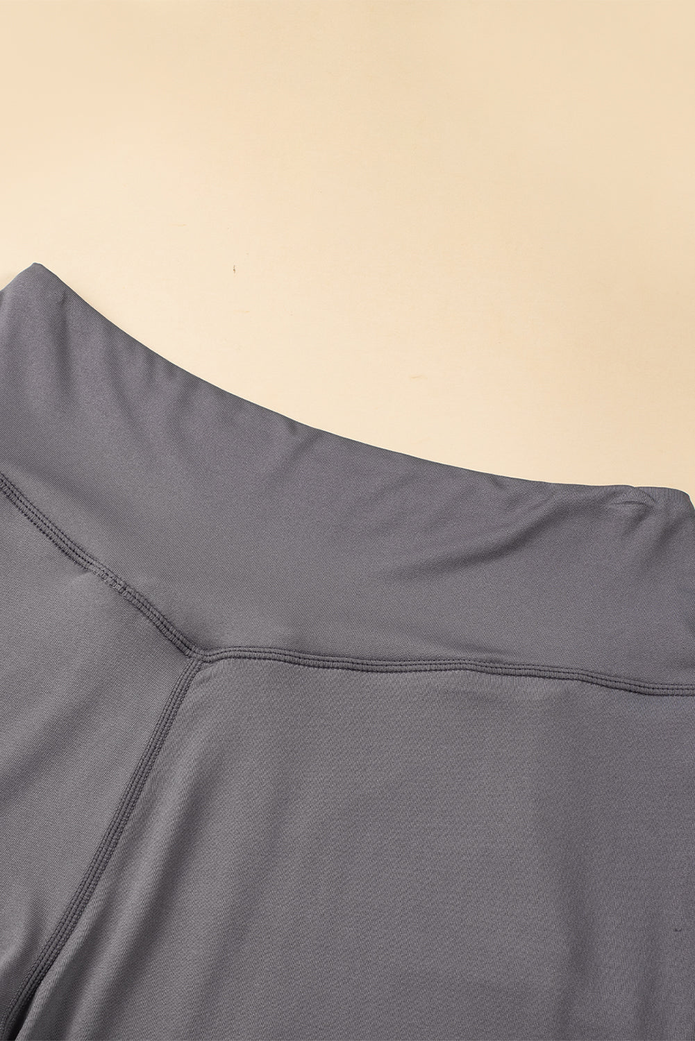 Mittelgraue jogginghose mit hoher taille und offener naht