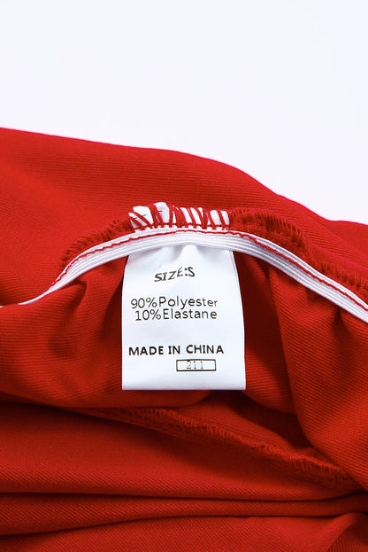 Feurig rotes langärmeliges wickelkleid mit gerüschtem v-ausschnitt und bodycon-kleid