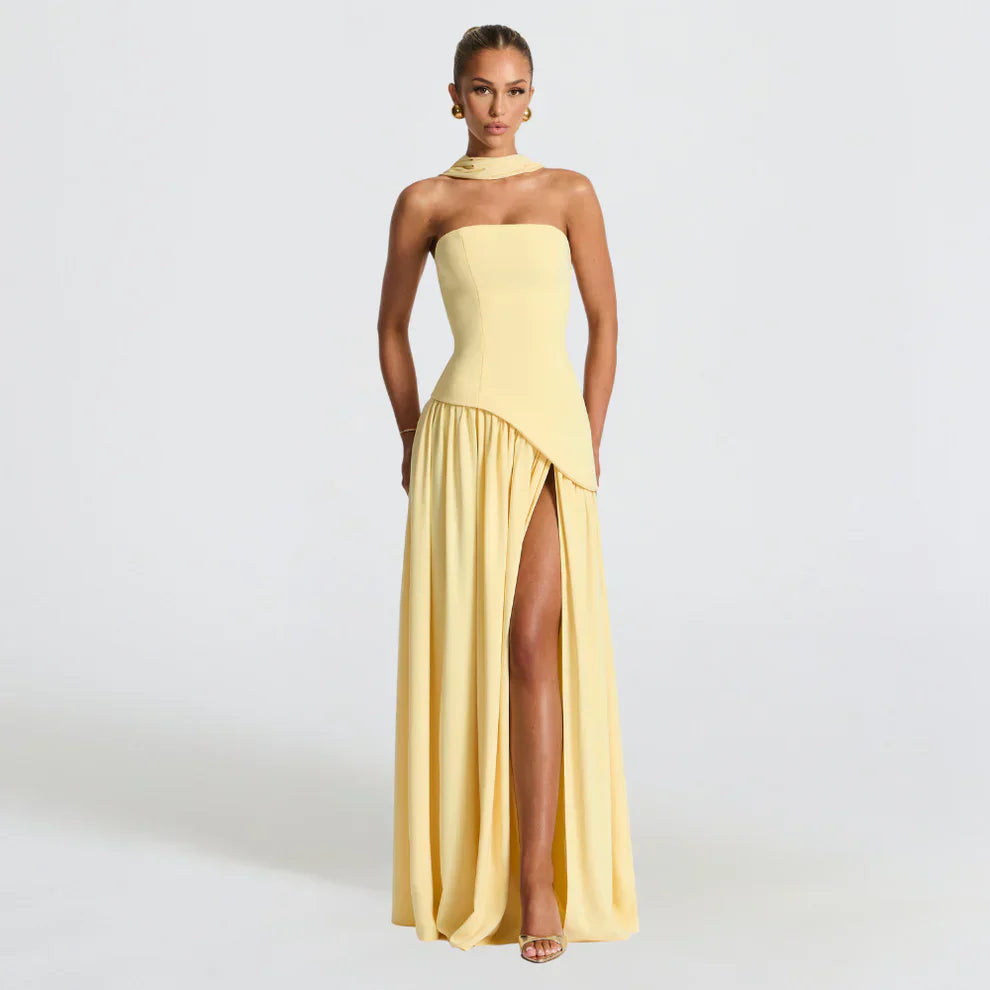 Asymmetrisches cocktailkleid mit hohem kragen und schlitz für damen