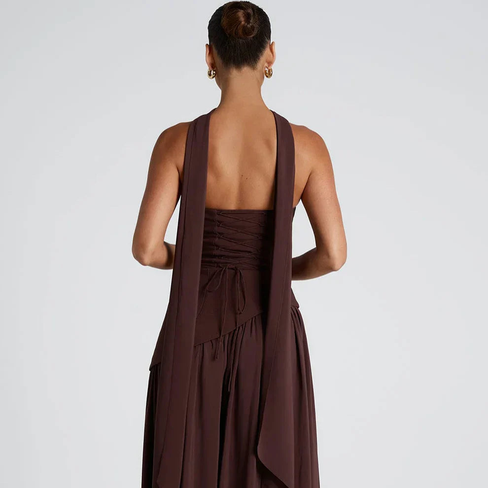 Asymmetrisches cocktailkleid mit hohem kragen und schlitz für damen