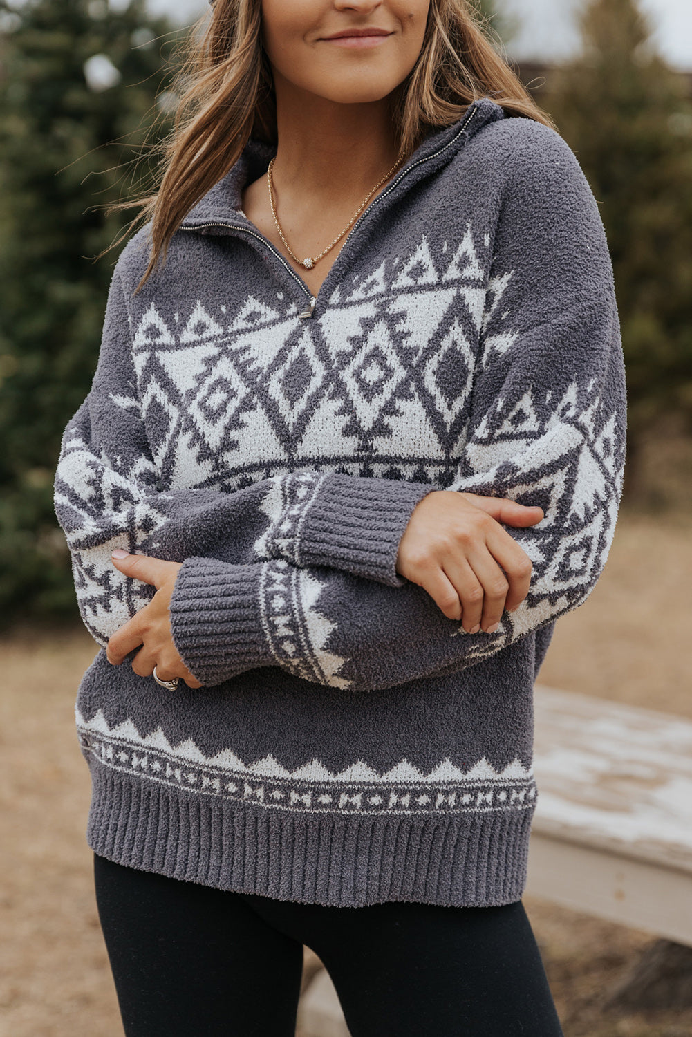 Grauer western pullover mit geometrischem aufdruck und viertelreißverschluss