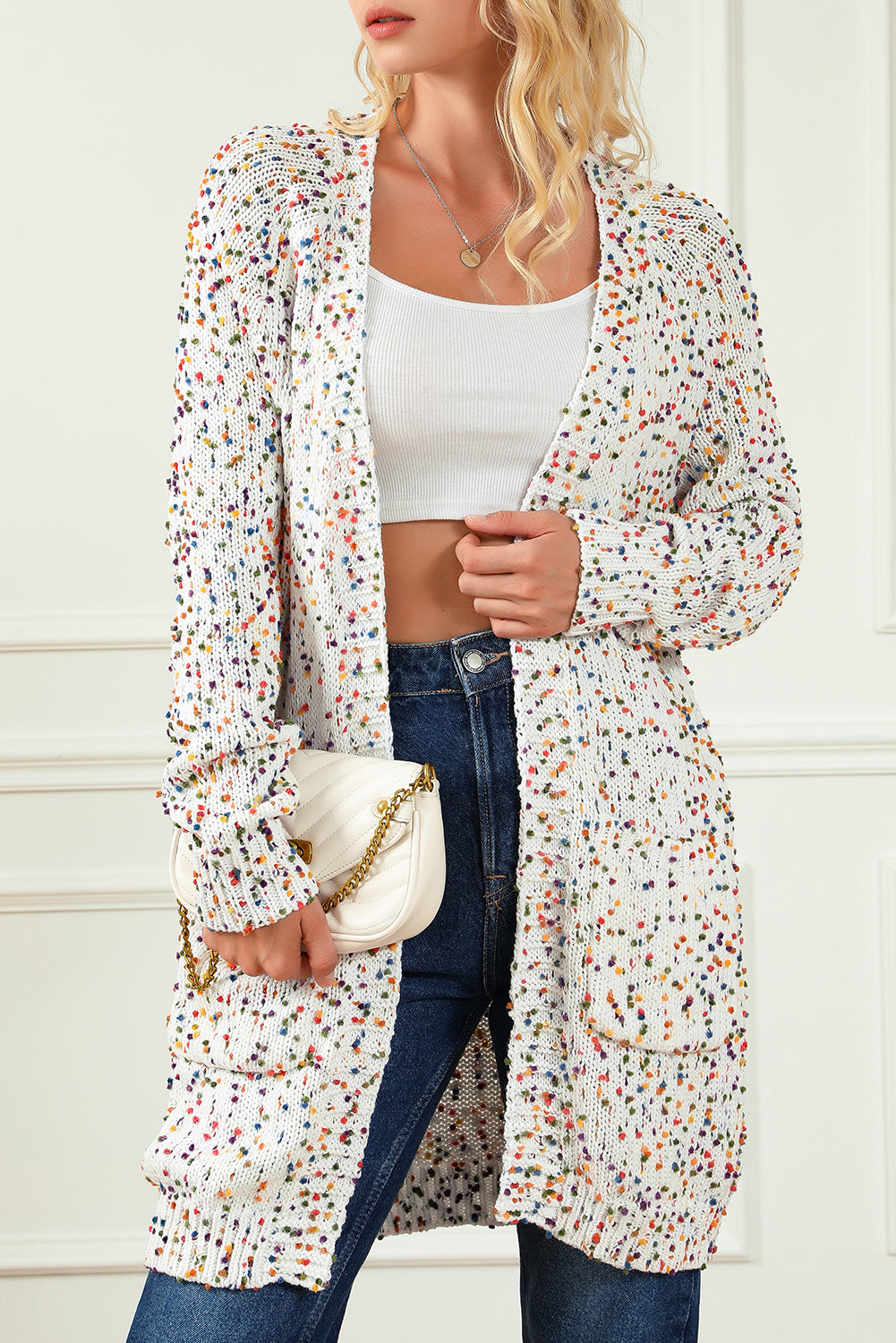 Weiße regenbogen-popcorn-sprenkel strickjacke mit offener vorderseite