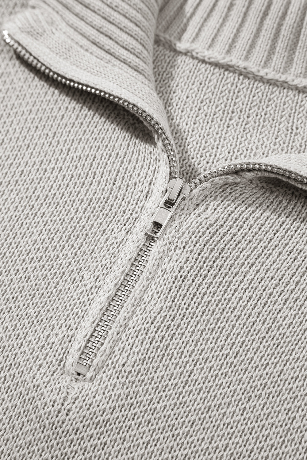 Hellgrauer quarter zip pullover mit kurzen fledermausärmeln