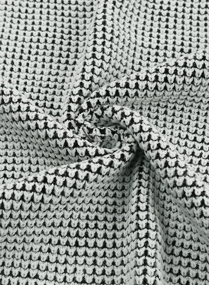 Graue karierte strickjacke mit offener vorderseite