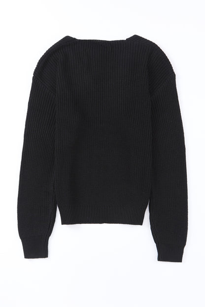Schwarzer pullover mit v-ausschnitt aus rippenstrick