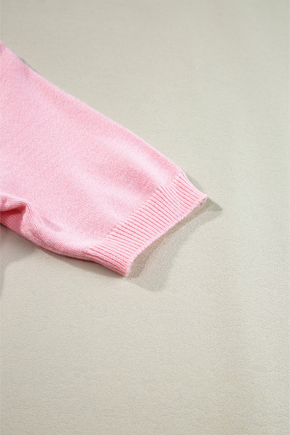 Rosa blume gehäkelt v-ausschnitt kurzarm pullover