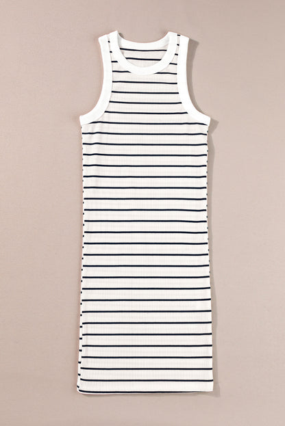 Weißes gestreiftes rippenstrick-tank-minikleid