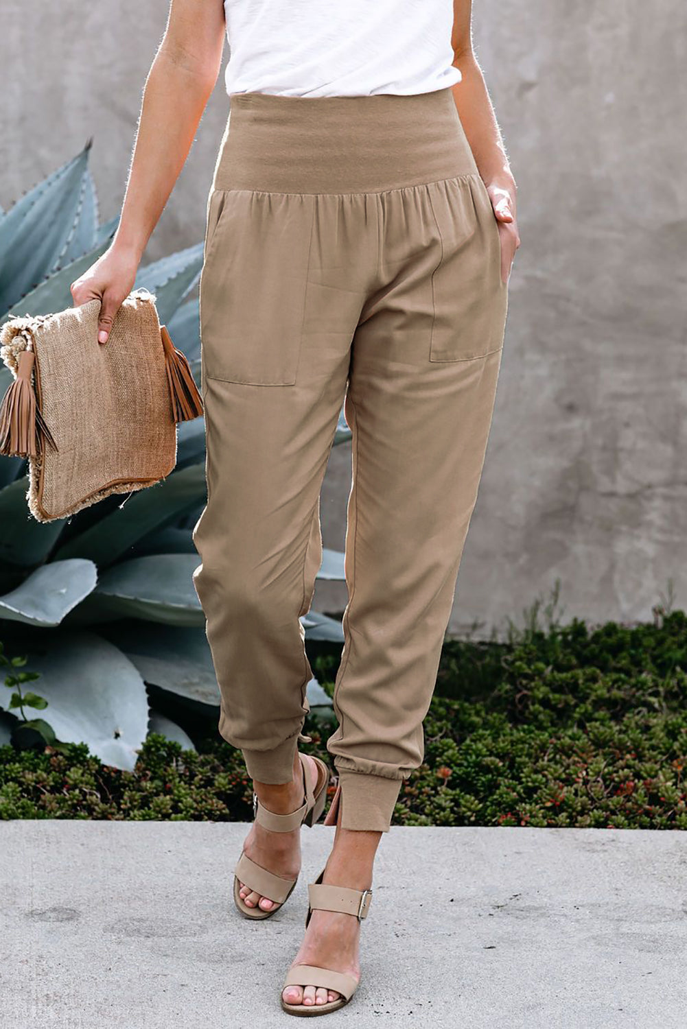 Khaki pocketed casual jogger
