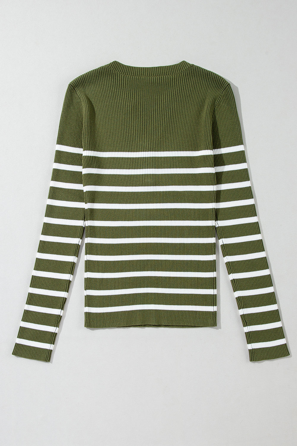Grüner streifen rippenstrick henley knöpfe slim fit pullover