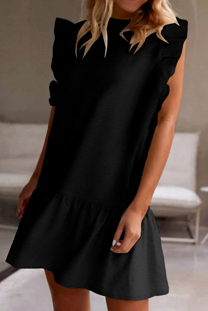 Schwarzes shiftkleid mit rundhalsausschnitt und flatterärmeln