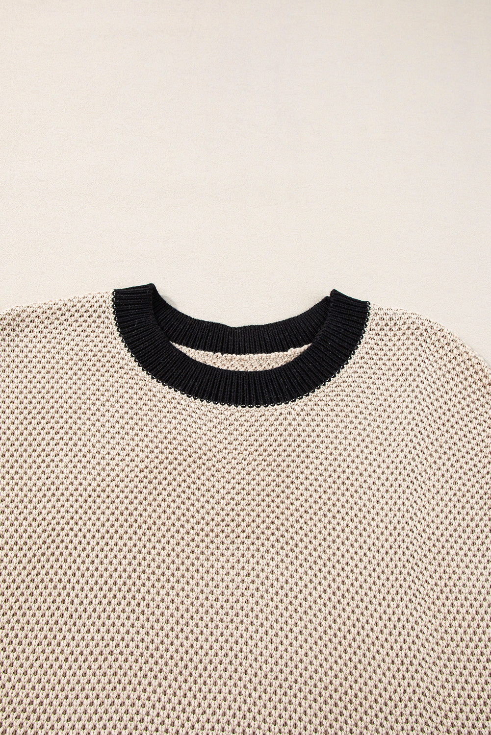 Helles french beige kontrastbesatz rundhalsausschnitt pullover top mit fledermausärmeln