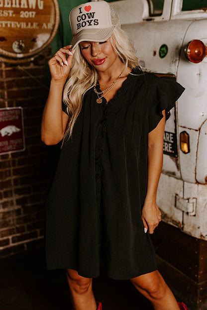 Schwarzes Shiftkleid mit Rüschenärmeln und V-Ausschnitt mit Rüschen