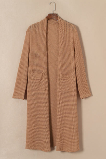 Kastanienbrauner langer waffelstrick-cardigan mit taschen