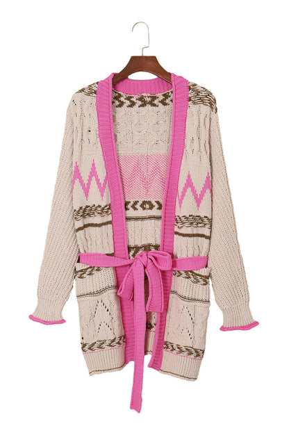 Grauer geometrischer zopfstrick cardigan mit offenen taschen