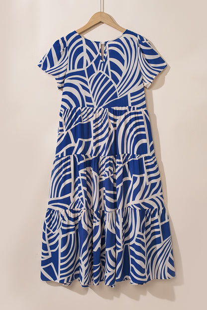 Himmelblaues boho bedrucktes kleid mit kurzen ärmeln und flare-teilung