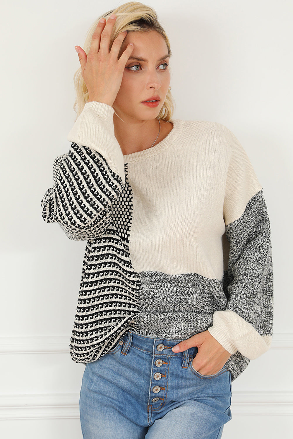 Schwarzer neutraler colorblock pullover zum binden