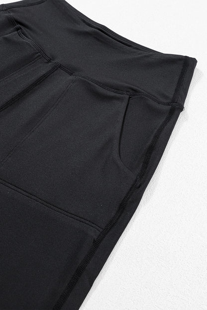 Schwarze jogginghose mit hoher taille und offener naht