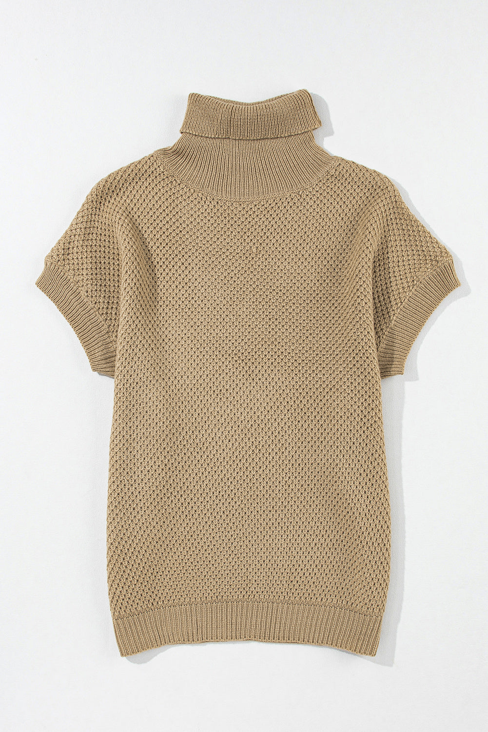 Blasser khaki-rollkragenpullover mit strukturierten kurzen ärmeln