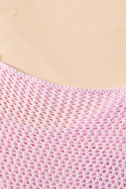 Rosafarbener pullover mit großer blume und hohlen schultern aus strick