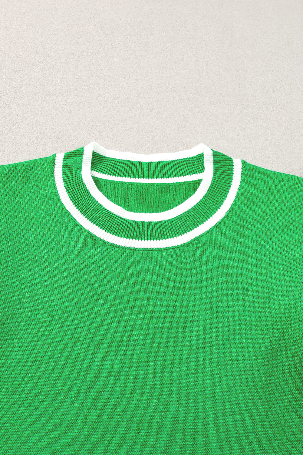 Leuchtend grün rand paspelierung geraffte ärmel rundhalsausschnitt stricken t shirt