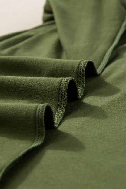 Ferngrünes T-Shirt-Kleid mit plissiertem Ausschnitt und Puffärmeln