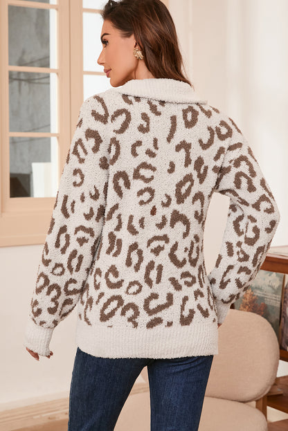 Grauer pullover mit tiermuster und reißverschluss mit kragen